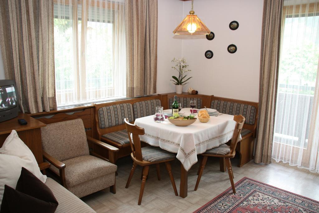 Gaestehaus Neuhauser Zell am Ziller Room photo