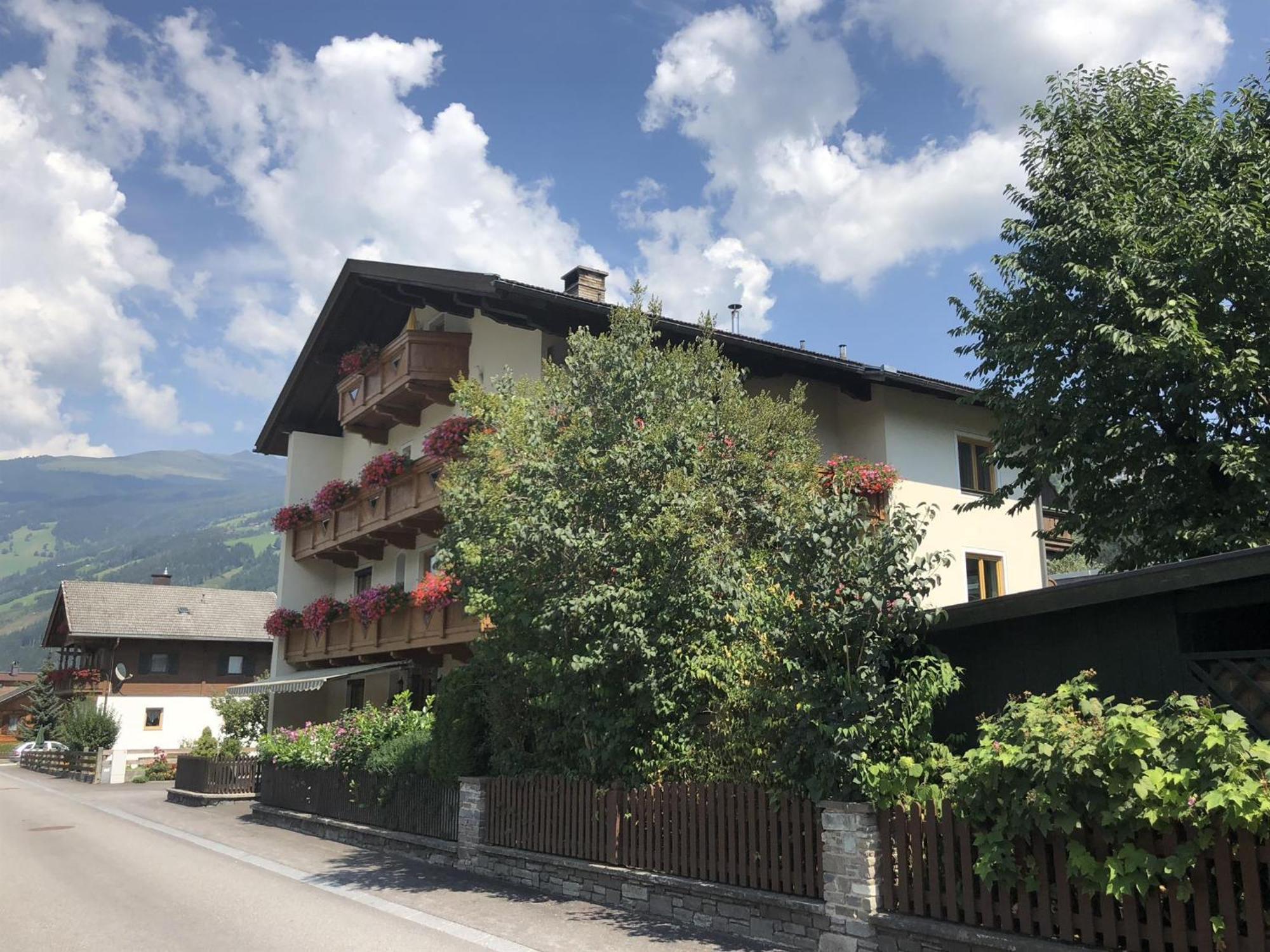 Gaestehaus Neuhauser Zell am Ziller Exterior photo